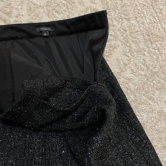 Ann Taylor Black Skirt with Silver Sparkles Size 6 Side Zipper w/ pockets - Picture 4 of 7